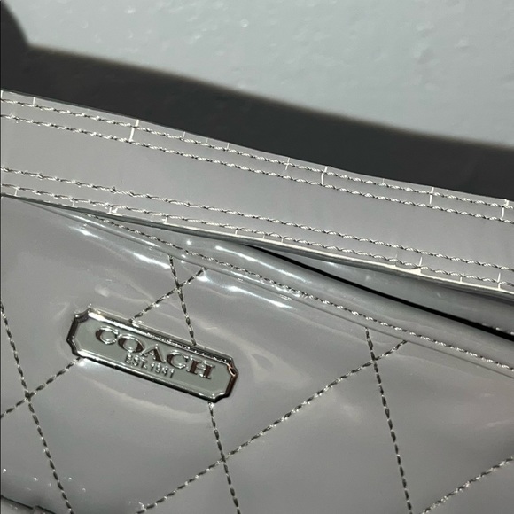 Authentic Coach Poppy Handbag - Picture 3 of 6